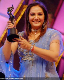 jaya-prada-south-filmfare-awards-2.jpg