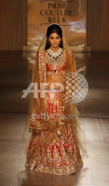 shilpa_shetty_couture_tarun.jpg