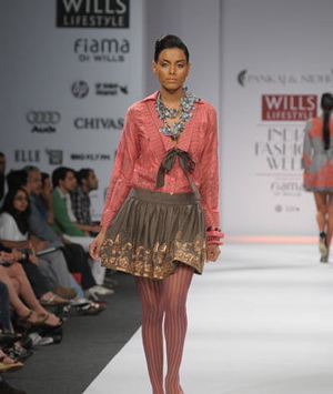 1-pankaj-and-nidhi-wlifw-spring-09.jpg