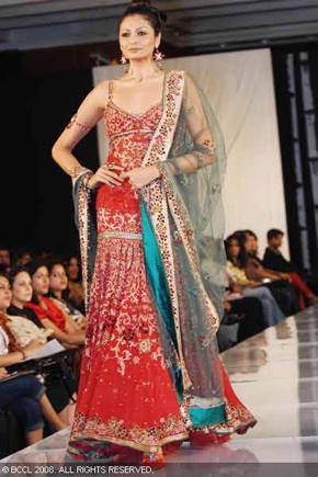 10-bridal-asia-08-tarun-tahiliani.jpg