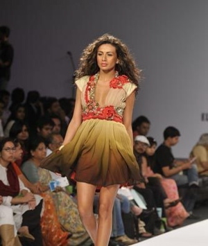 10-rehane-spring-09-wlifw.jpg