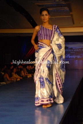 16-maheka-mirpuri-fashion-show.jpg