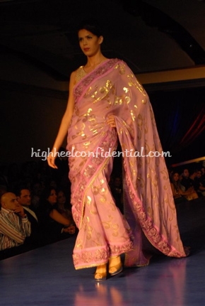 17-maheka-mirpuri-fashion-show.jpg