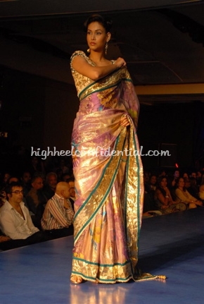 19-maheka-mirpuri-fashion-show.jpg