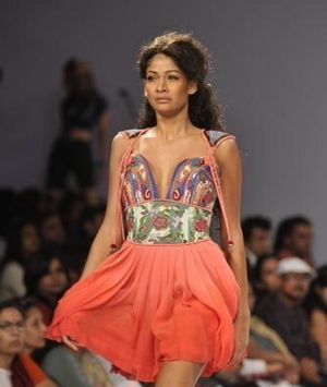 2-rehane-spring-09-wlifw.jpg