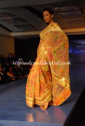 21-maheka-mirpuri-fashion-show.jpg