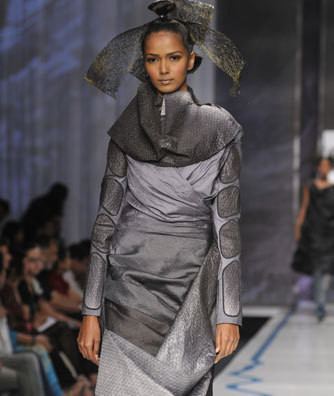 WLIFW Spring 09: Shantanu and Nikhil - High Heel Confidential