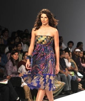 3-charu-parashar-spring-09-wlifw.jpg