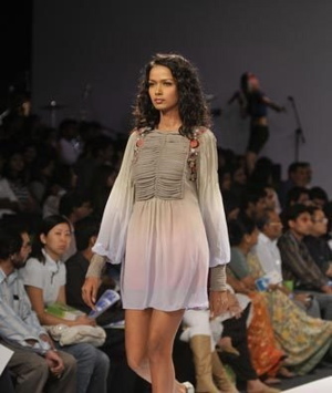 3-rehane-spring-09-wlifw.jpg