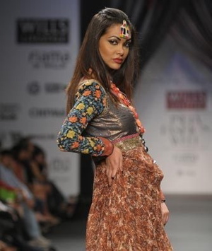 3-vikram-phadnis-wlifw-spring-09.jpg