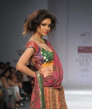 5-joy-mitra-spring-09-wlifw.jpg