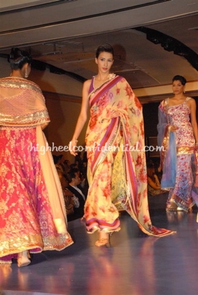 5-maheka-mirpuri-fashion-show.jpg