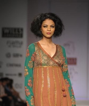 6-joy-mitra-spring-09-wlifw.jpg