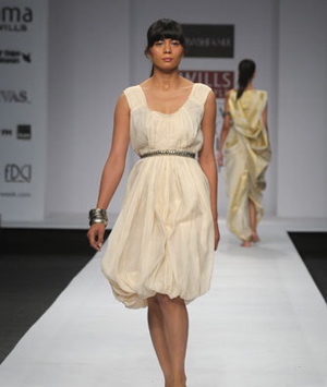 7-urvashi-kaur-wlifw-spring-09.jpg