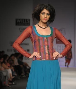 8-joy-mitra-spring-09-wlifw.jpg