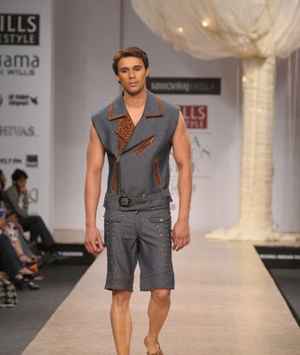 8-manoviraj-khosla-wlifw-spring-summer-09.jpg