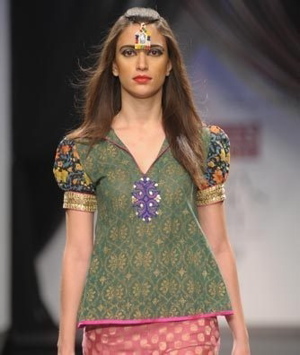 8-vikram-phadnis-wlifw-spring-09.jpg