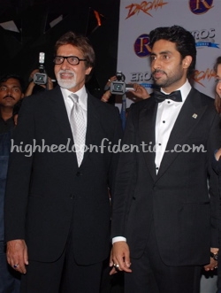 amitabh-bachchan-and-abhishek-bachchan-drona-premiere.jpg