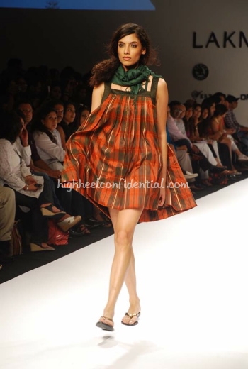 asmita-marwah-lfw-fall-09-3.jpg