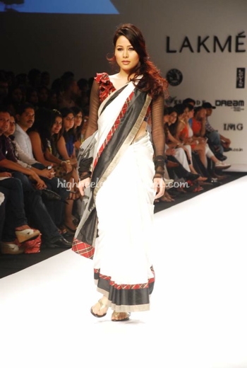 asmita-marwah-lfw-fall-09-6.jpg