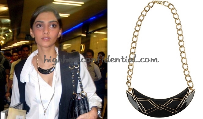 sonam-kapoor-mumbai-airport-iifa-forever-21-necklace