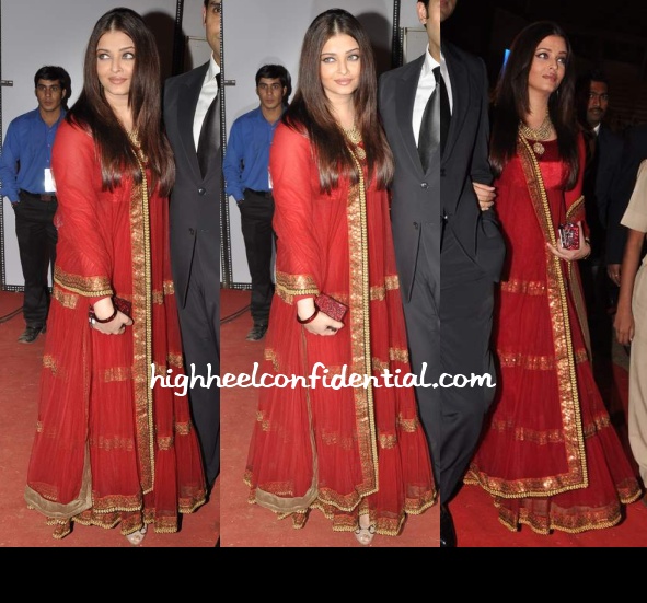 aishwarya-rai-sabyasachi-police-umang-show