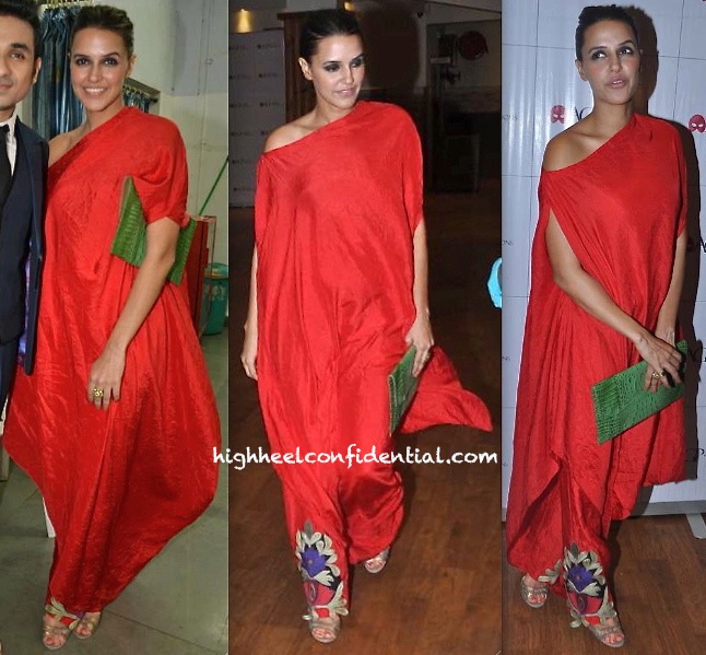 Neha Dhupia Takes In A Play (Battle Of The Sexes) Wearing Anamika Khanna-2