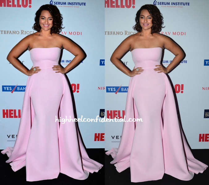 Sonakshi Sinha In Gauri And Nainika At Hello! Hall Of Fame Awards 2014-2