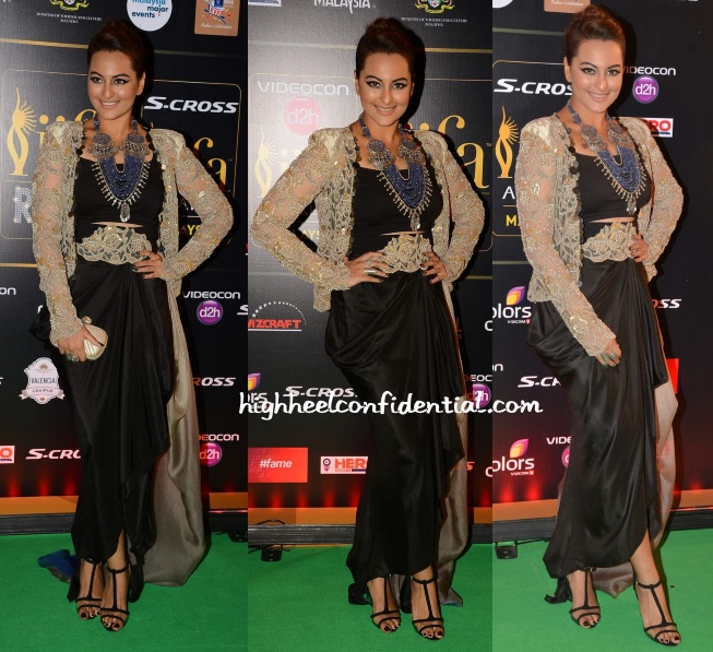 sonakshi-sinha-anamika-khanna-iifa-rocks-2015-1