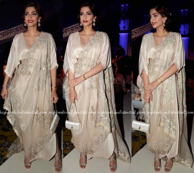 Sonam Kapoor At Anamika Khanna's Presentation At India Couture Week 2016-2