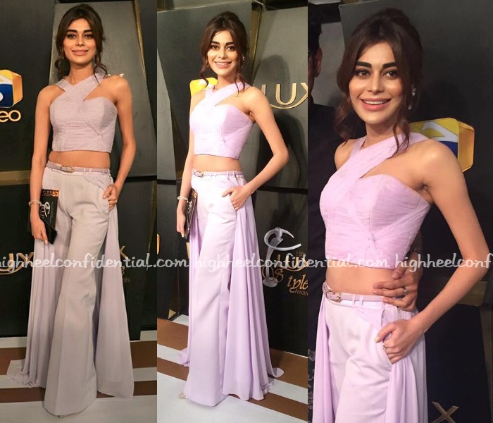 sadaf-kanwal-nomi-ansari-lux-style-awards-2016