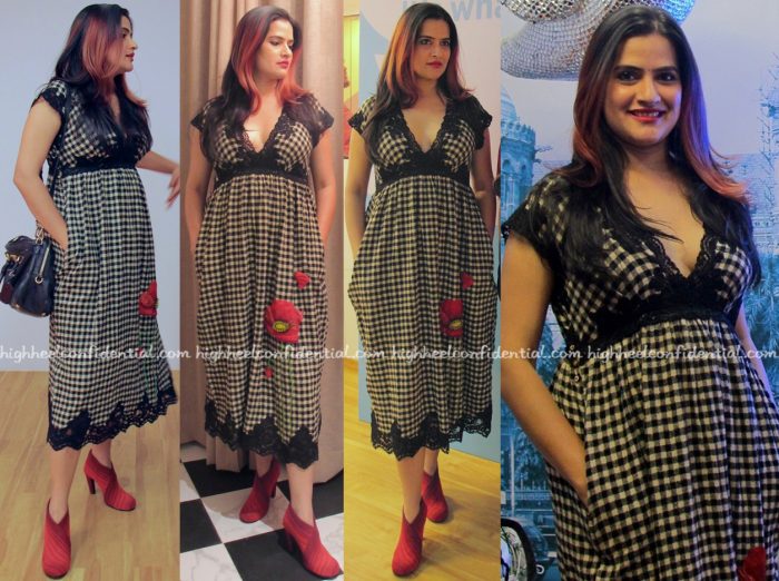 sona-mohapatra-wears-pero-to-twitter-india-blue-room-event